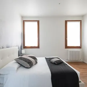  Apartamento In San Marco With Canal View By Wonderful Italy Italia