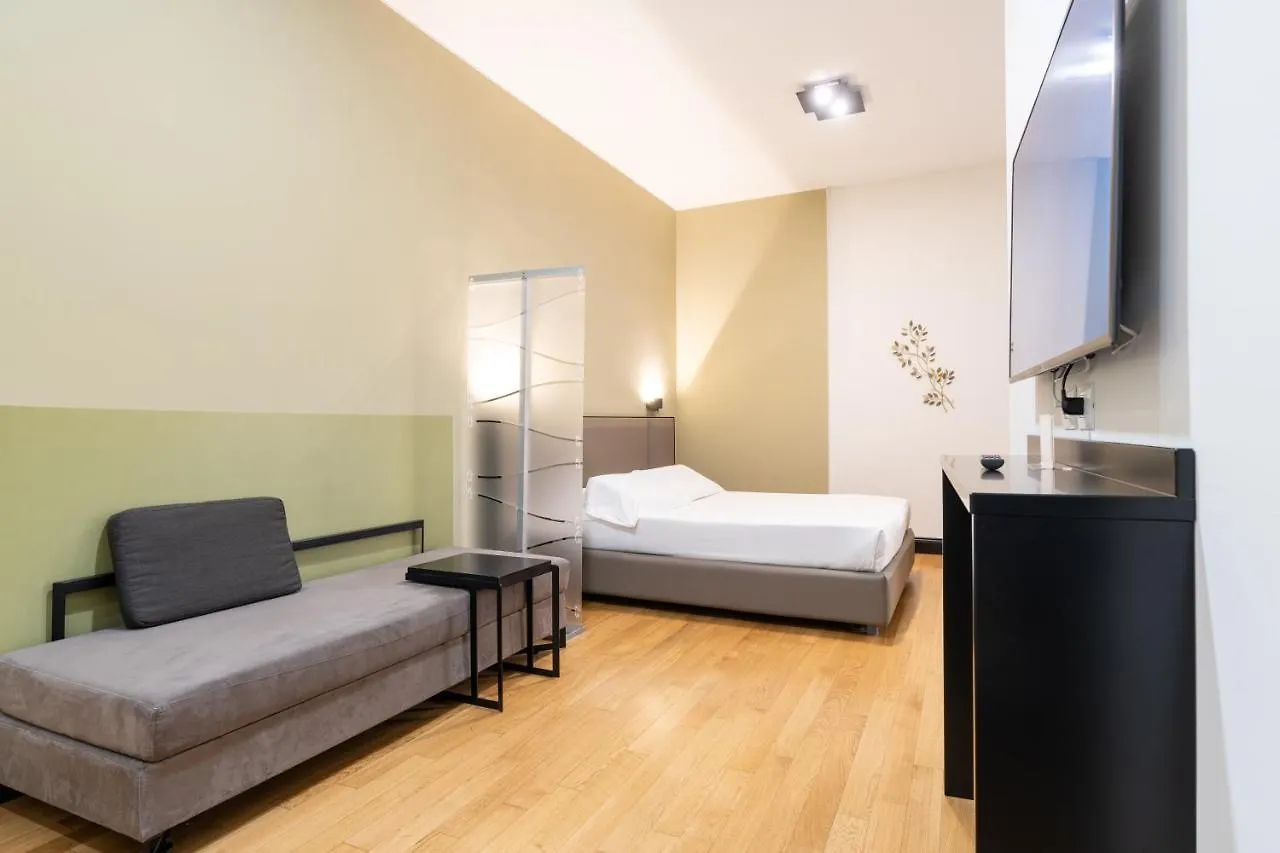 ** Hotel apartamentowy Castello Guest House Milano Włochy